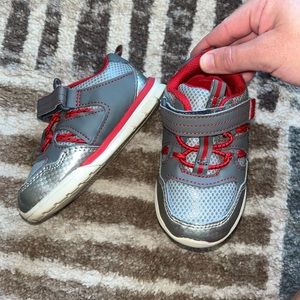 Wonder Nation tennis shoes